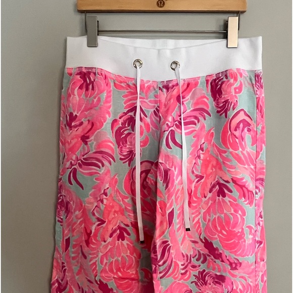 🦩 LILLY PULITZER | L | BEACH PANT | Luxurious LINEN!! | Flamingos 🦩 - Picture 4 of 16